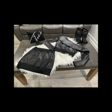 Load image into Gallery viewer, Black mini