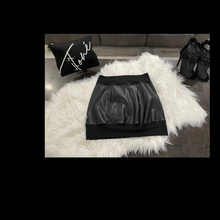 Load image into Gallery viewer, Black mini